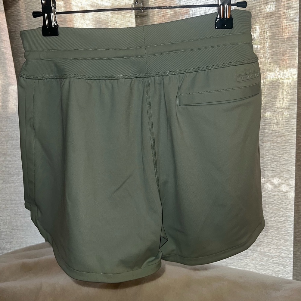 The MOVEKNIT TIE SHORT Travis Matthew size Small in color Jade New With Tags - Picture 4 of 9